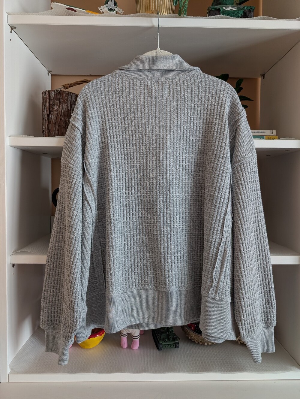American Eagle AE Big Hug Waffle Henley Sweatshirt - Picture 2 of 3